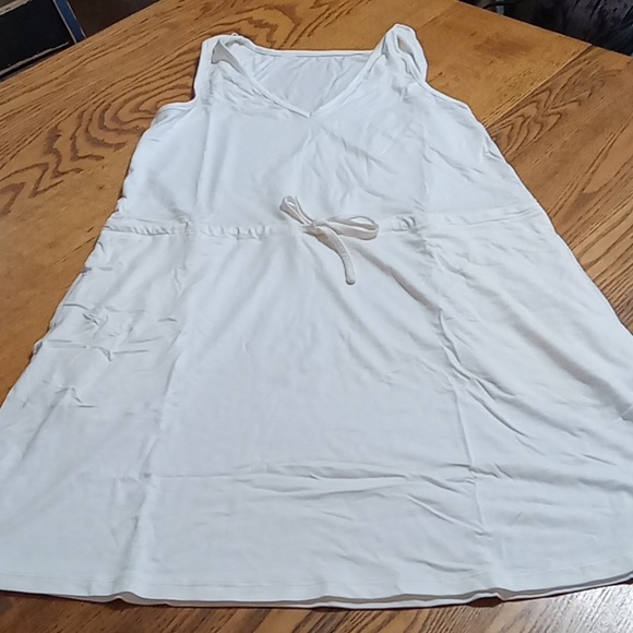 HALARA XS EXTRA SMALL DRESS Womens TANK White  Tennis Athletic Exercise zz - Picture 1 of 8